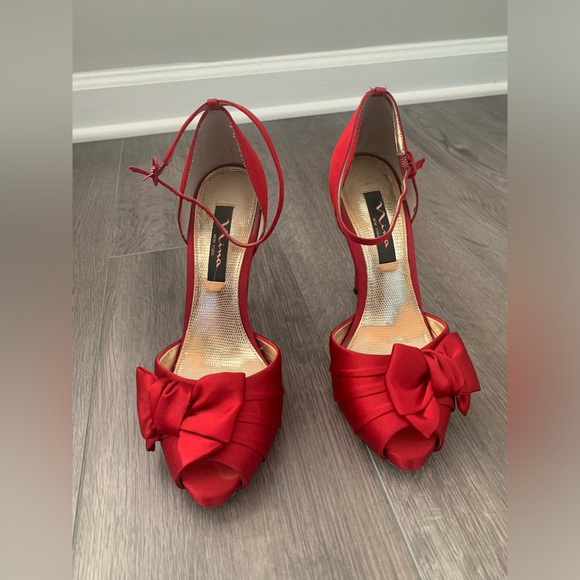 Nina Red Electra Peep Toe Heels. Size 7.5. - Picture 3 of 6